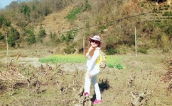 男女在一起抱萝卜的视频高清